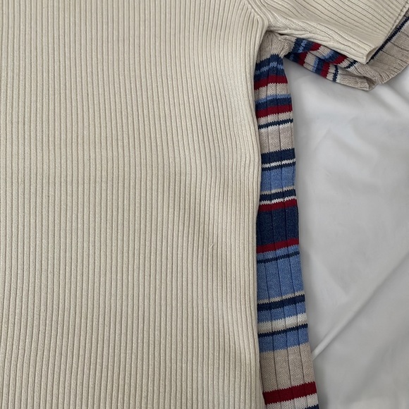 Womens short sleeve sweater with stripes & lots of stretch. No size or brand. - Picture 11 of 11